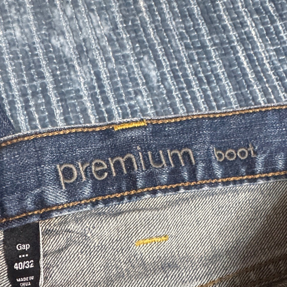 Gap Premium Bootcut Jeans Mens 40x30 Medium Wash Blue Denim Pants - Picture 3 of 5